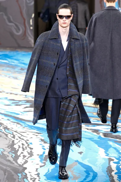 Look 5